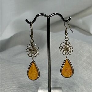 Detailed Swirl Teardrop Earrings
